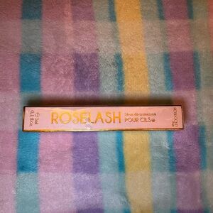 Rose gold Paris eyelash serum